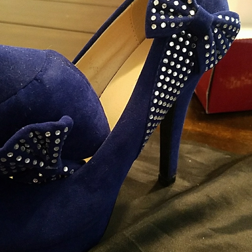 Blue heels - Picture 4 of 4